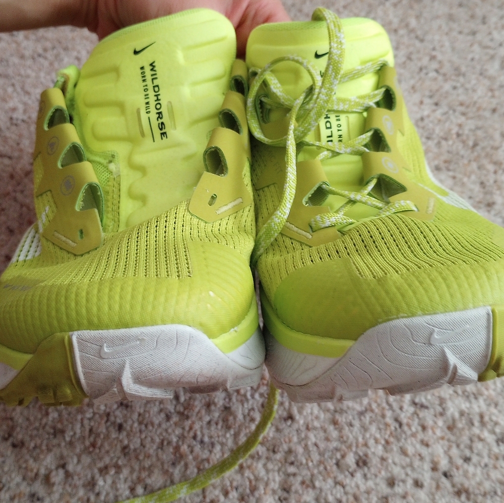 Neon Nike Wild Horse Sneakers Activewear Running Gym Outdoor Size 8 - Picture 3 of 12